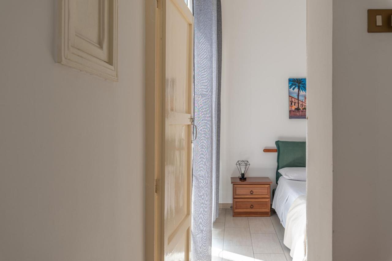 I Mori-Holiday Apartment ปาแลร์โม ภายนอก รูปภาพ
